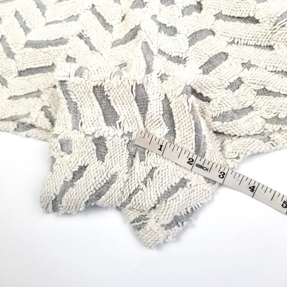 KOCH | Textured Knit Herringbone Shorts White Grey - Picture 10 of 12